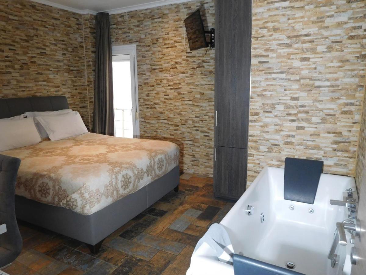 Luxury Living Apartments And Spa Tesalonika Bagian luar foto