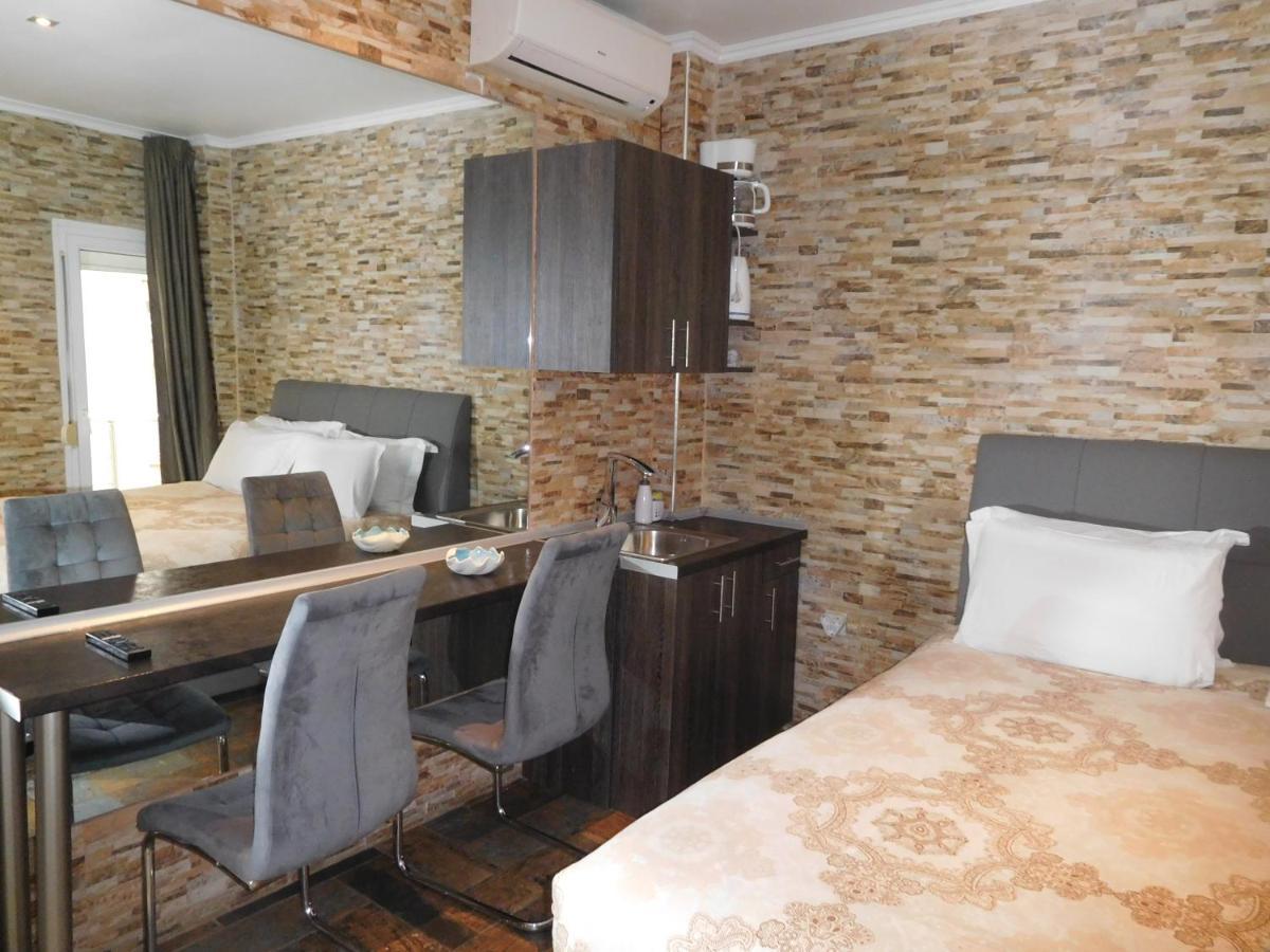 Luxury Living Apartments And Spa Tesalonika Bagian luar foto